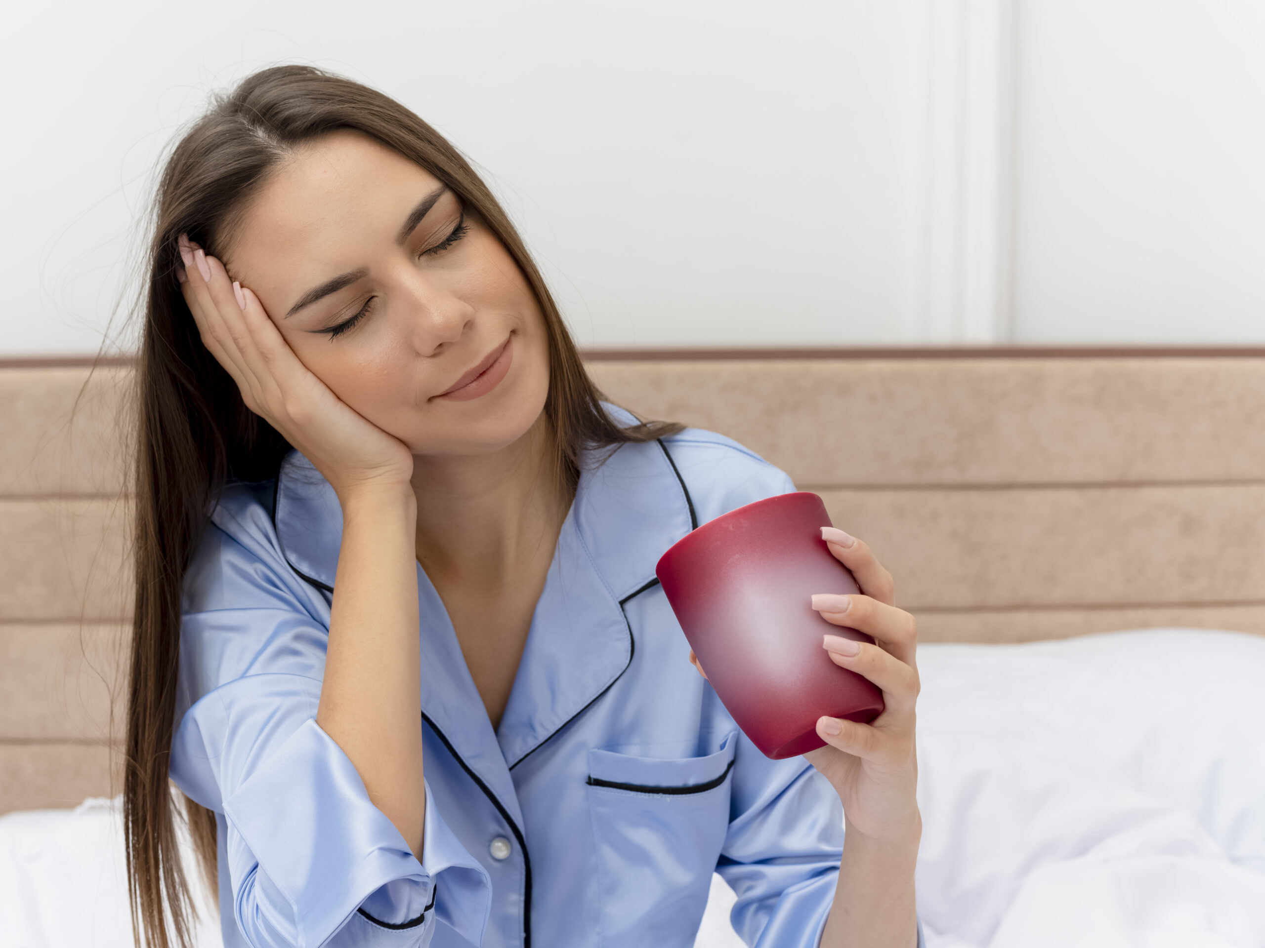 ¿Es solo el periodo? Comprende el Síndrome Premenstrual (SPM) y reconócete mes a mes