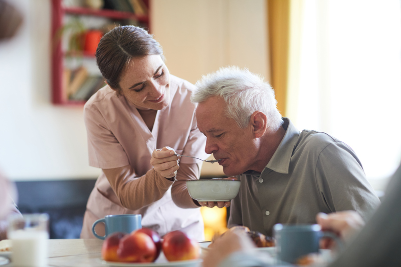 Alzheimer y pérdida del apetito: por qué puede ocurrir y cuándo pedir orientación